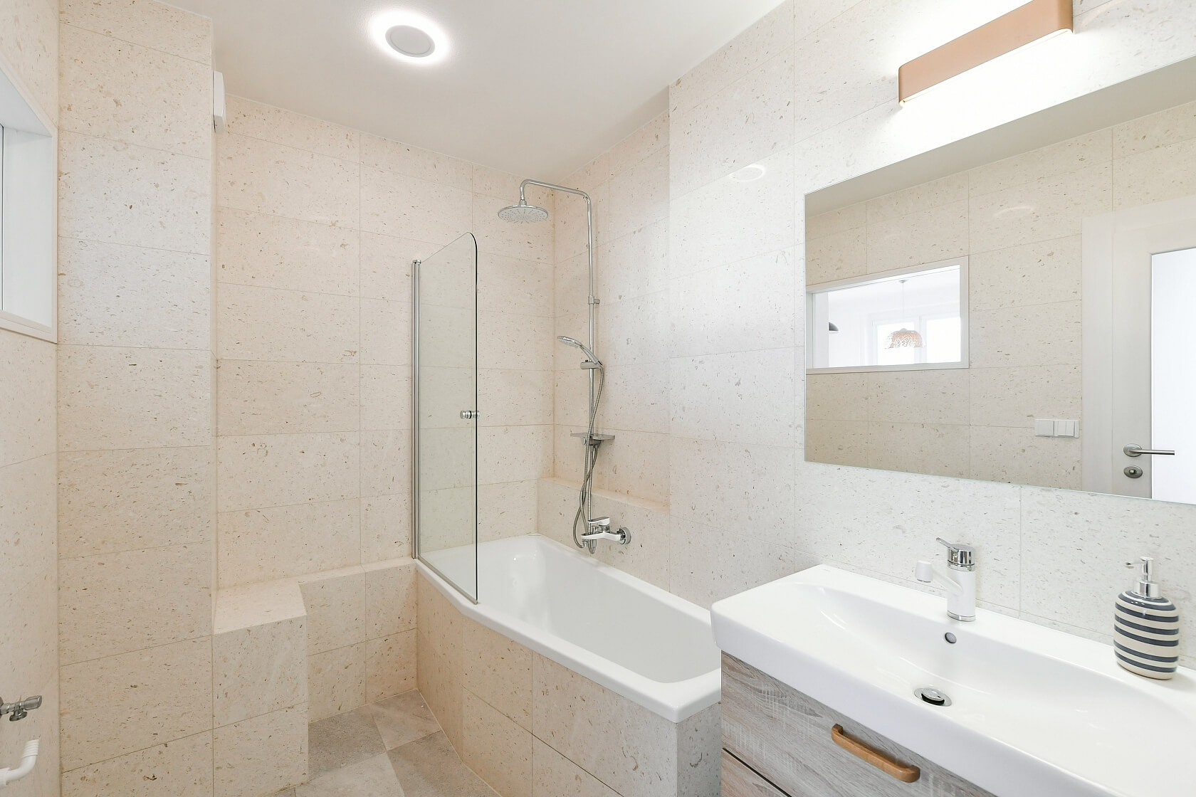 Tychonova, Hradčany - Praha 6 | Prodej, Byt 3+1, 98 m²