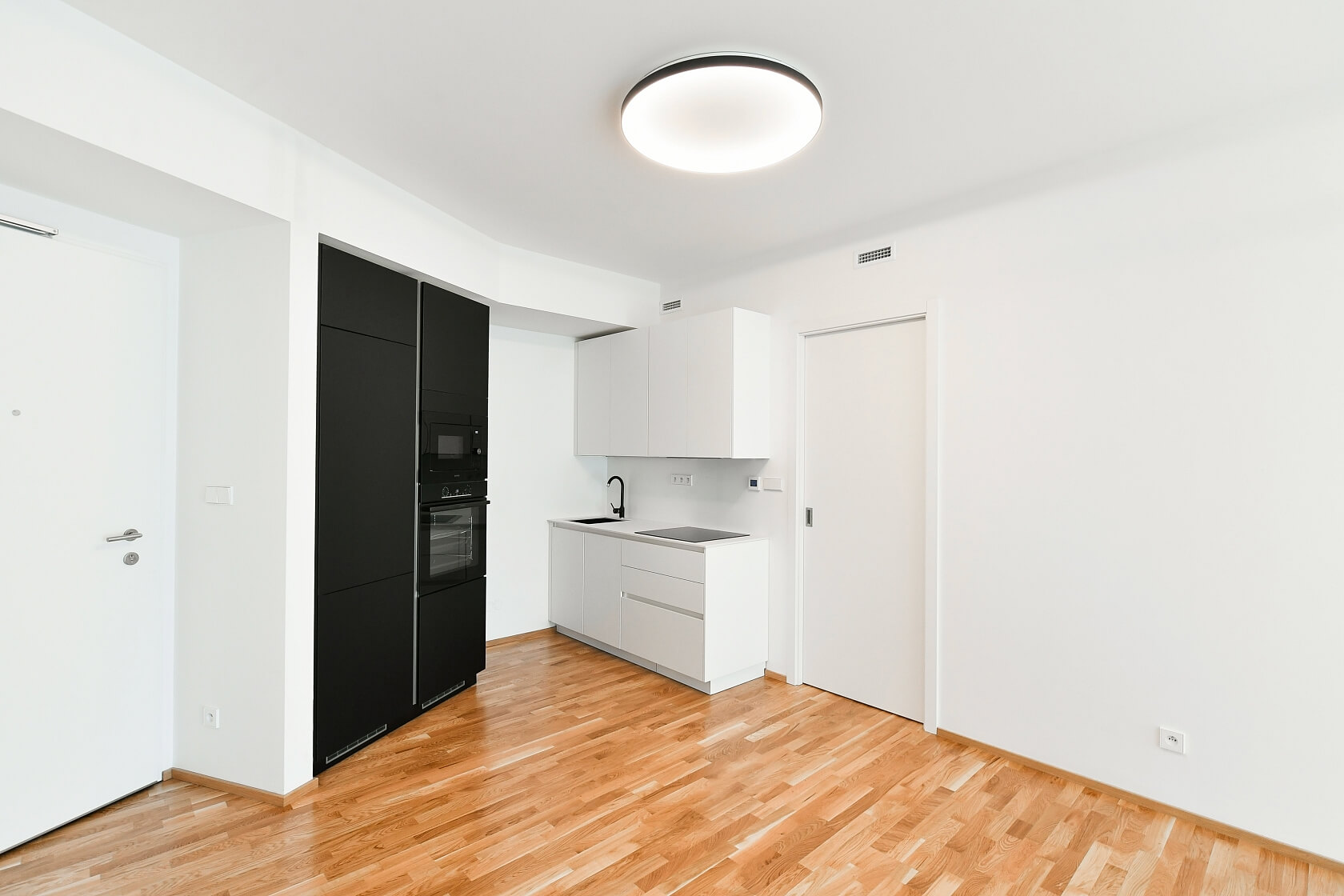 Kmochova, Smíchov - Prague 5 | Rent, Apartment One-bedroom (2+kk), 55 m²