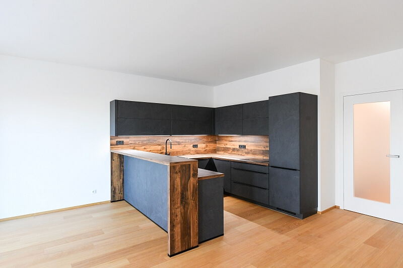 Učňovská, Hrdlořezy - Prague 9 | Rent, Apartment Two-bedroom (3+kk), 133 m²