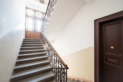 Ostrovského, Smíchov - Praha 5 | Prodej, Byt 2+kk, 44 m²