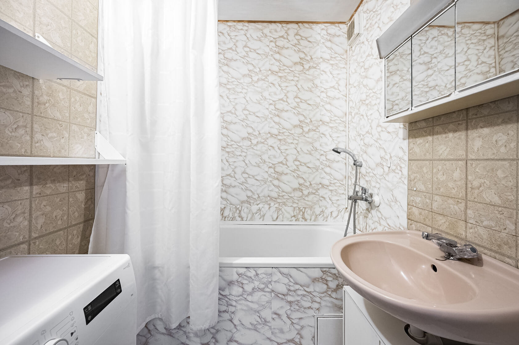 Na Hranicích, Čimice - Prague 8 | Sale, Apartment One-bedroom (2+1), 71 m²