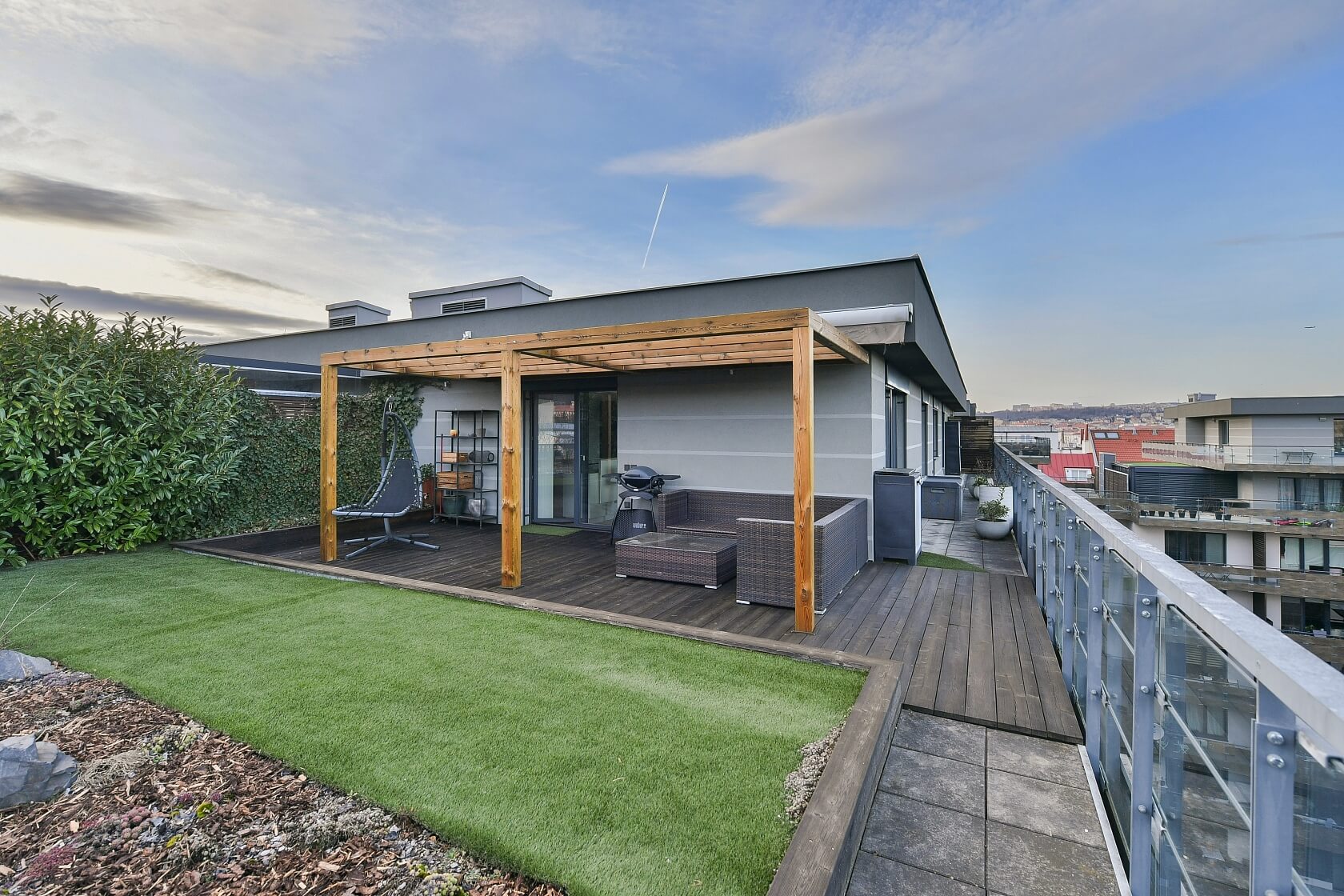 V Mezihoří, Libeň - Praha 8 | Pronájem, Byt 3+kk, 206 m²