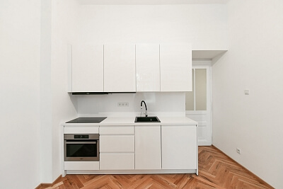 U Havlíčkových sadů, Vinohrady - Prague 2 | Sale, Apartment One-bedroom (2+kk), 44 m²