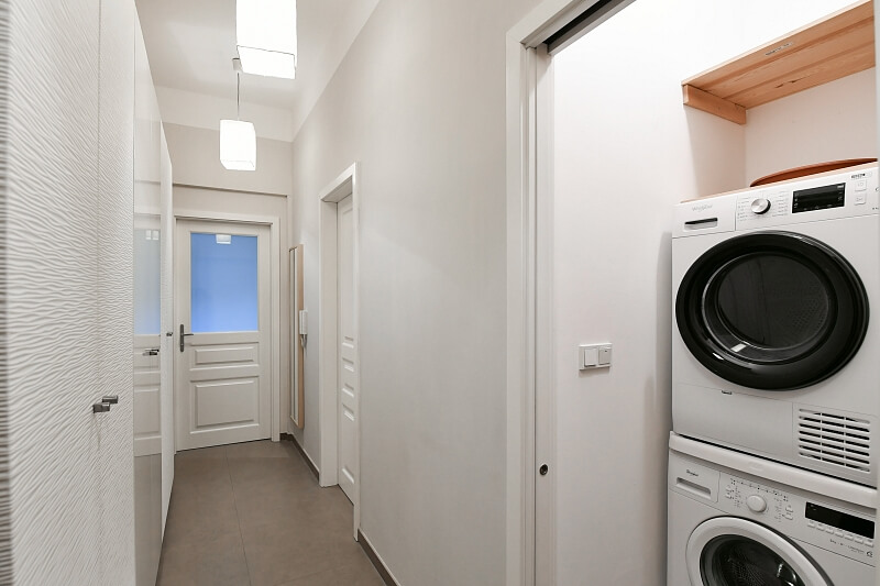 Elišky Peškové, Smíchov - Prague 5 | Rent, Apartment One-bedroom (2+kk), 58 m²