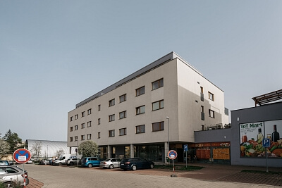 Ke Škole, Mníšek pod Brdy - Praha-západ | Sale, Apartment One-bedroom (2+kk), 102 m²