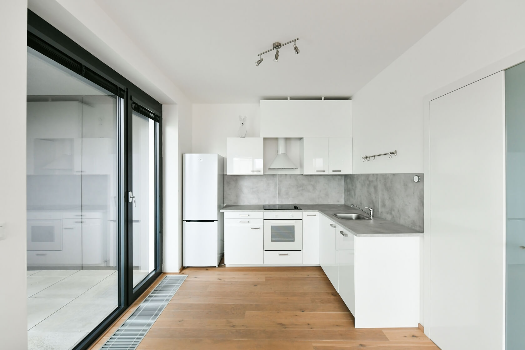 Dělnická, Holešovice - Prague 7 | Sale, Apartment One-bedroom (2+kk), 60 m²