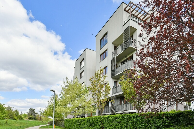 V třešňovce, Hrdlořezy - Prague 9 | Rent, Apartment Two-bedroom (3+kk), 98 m²