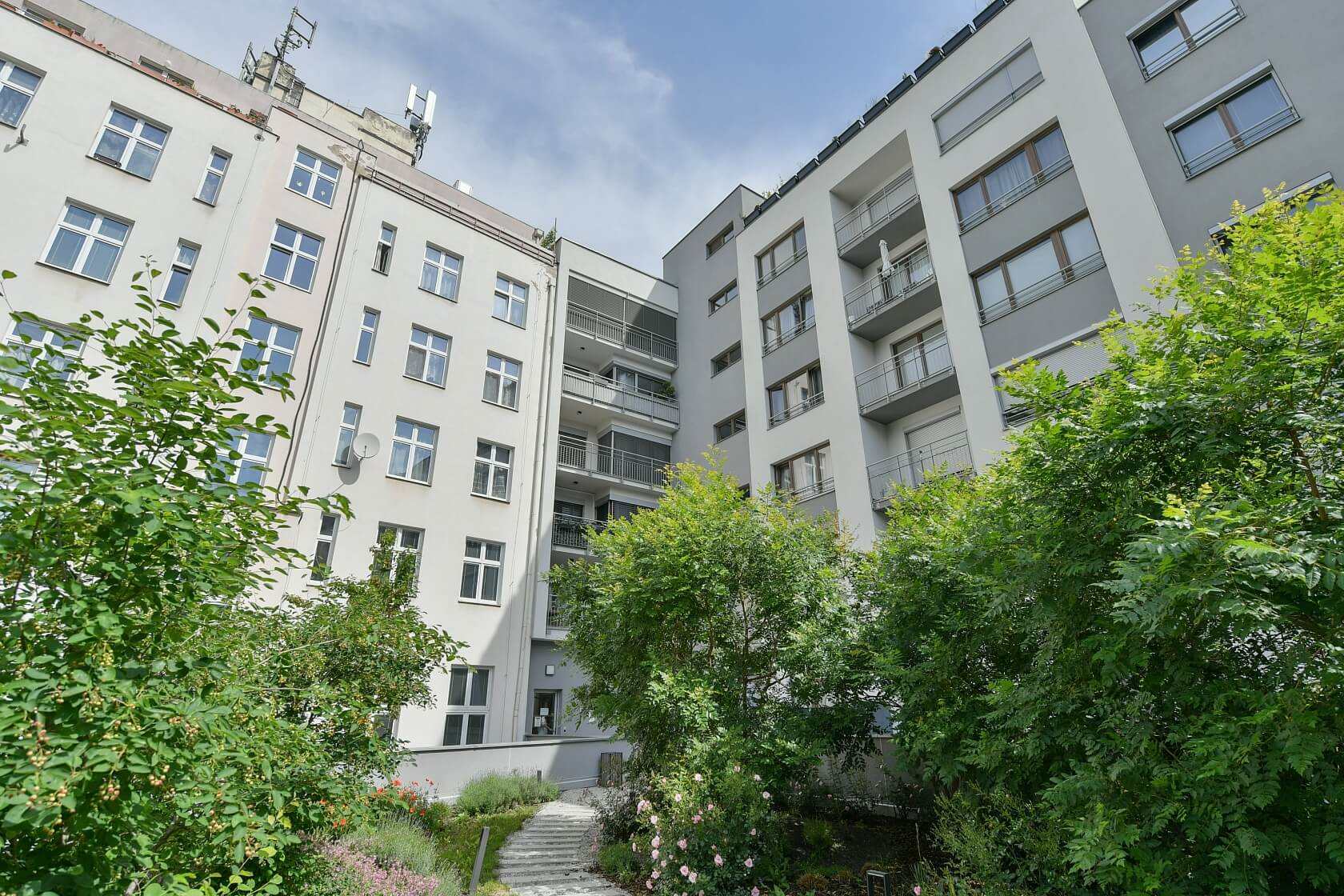 Bassova, Vysočany - Prague 9 | Rent, Apartment One-bedroom (2+kk), 61 m²