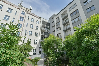 Bassova, Vysočany - Prague 9 | Rent, Apartment One-bedroom (2+kk), 61 m²