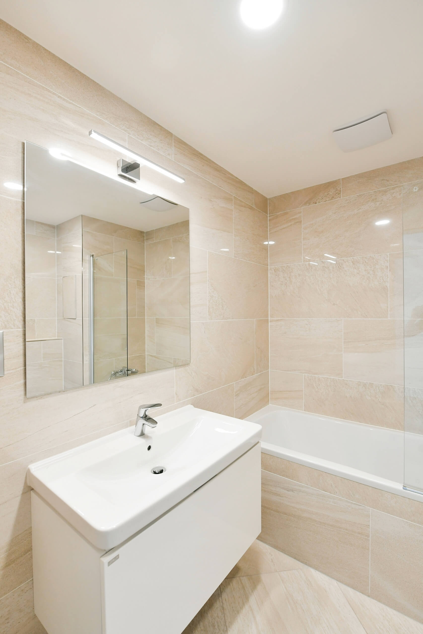 Bassova, Vysočany - Prague 9 | Rent, Apartment One-bedroom (2+kk), 61 m²