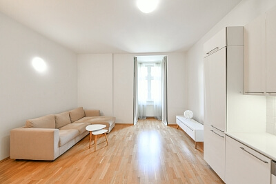 Ruská, Vršovice - Prague 10 | Rent, Apartment One-bedroom (2+kk), 58 m²