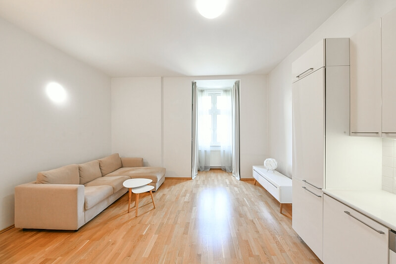 Ruská, Vršovice - Prague 10 | Rent, Apartment One-bedroom (2+kk), 58 m²