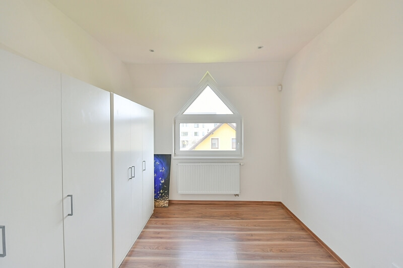 Habrová, Horoměřice - Praha-západ | Pronájem, Rodinný dům 6+kk, 286 m²