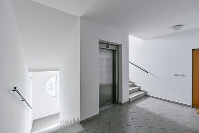 Nad Okrouhlíkem, Libeň - Praha 8 | Pronájem, Byt 2+kk, 63 m²