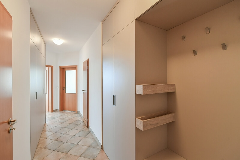 Nad Okrouhlíkem, Libeň - Prague 8 | Rent, Apartment One-bedroom (2+kk), 63 m²