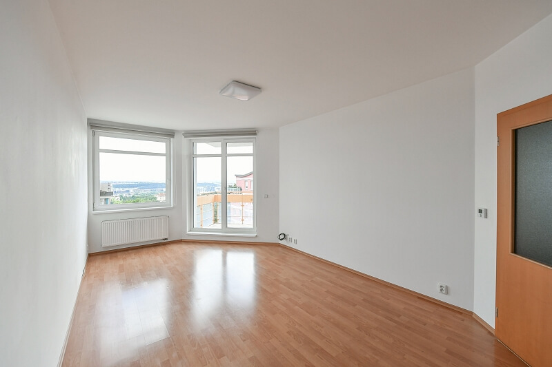 Nad Okrouhlíkem, Libeň - Praha 8 | Pronájem, Byt 2+kk, 63 m²
