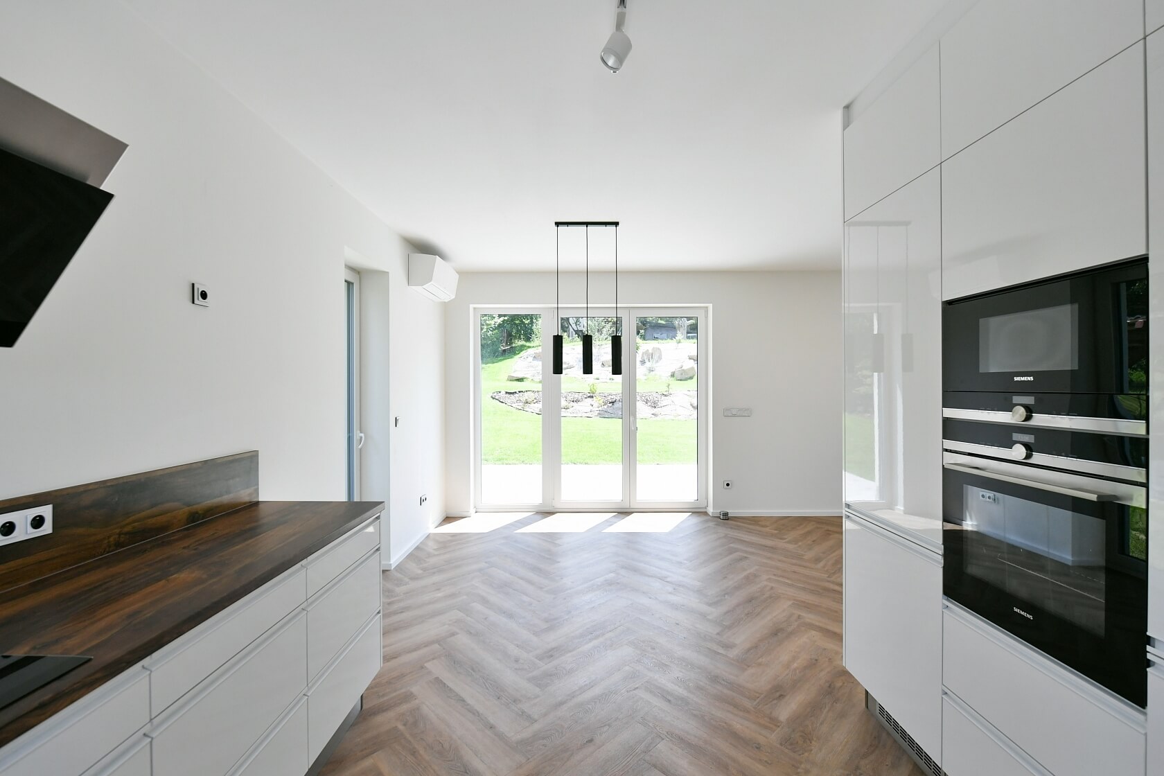 Třešňovka, Horoměřice - Praha-západ | Rent, House Four-bedroom (5+kk), 170 m²