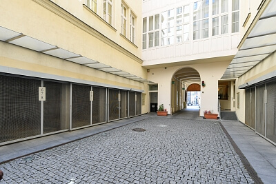 Senovážné náměstí, Nové Město - Praha 1 | Pronájem, Byt 2+kk, 103 m²