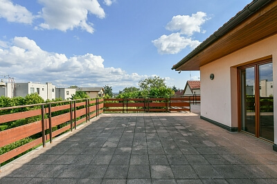 K Holyni, Slivenec - Prague 5 | Rent, House Six-bedroom (7+1), 450 m²