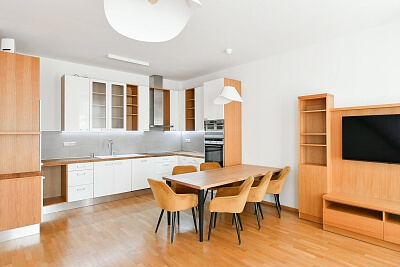 Kateřinská, Nové Město - Praha 2 | Pronájem, Byt 4+kk, 137 m²