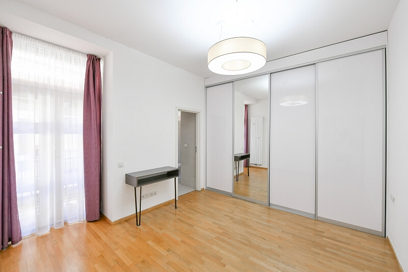 Kateřinská, Nové Město - Prague 2 | Rent, Apartment Three-bedroom (4+kk), 137 m²