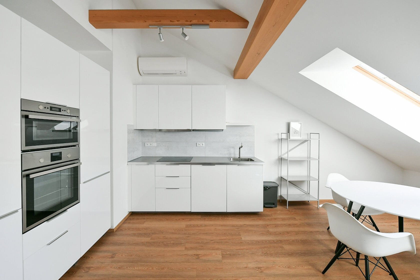 Březinova, Karlín - Prague 8 | Rent, Apartment Two-bedroom (3+kk), 99 m²