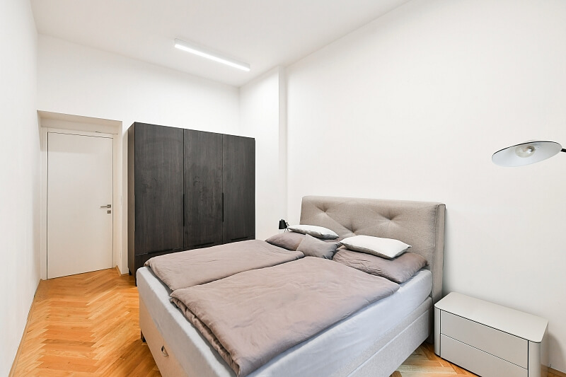 Italská, Vinohrady - Prague 2 | Rent, Apartment One-bedroom (2+kk), 64 m²
