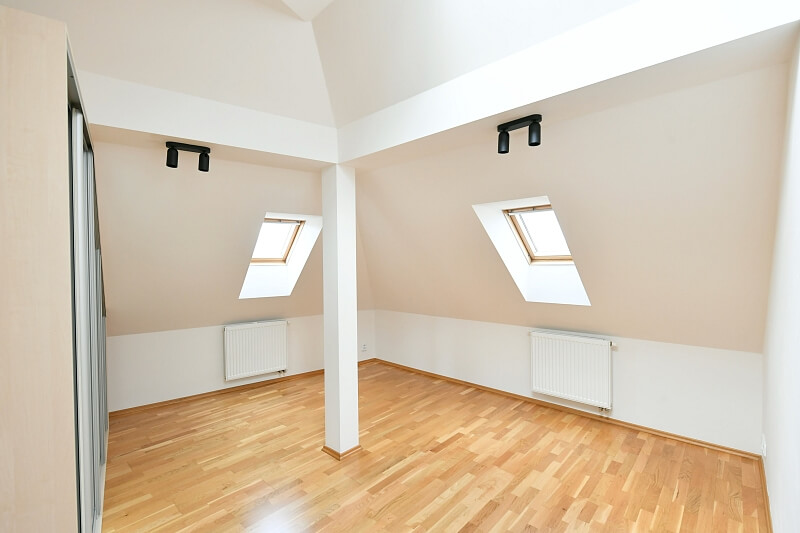 Slezská, Vinohrady - Prague 2 | Rent, Apartment Two-bedroom (3+kk), 105 m²