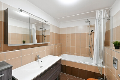 V třešňovce, Hrdlořezy - Prague 9 | Sale, Apartment Two-bedroom (3+kk), 102 m²