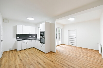 Ústecká, Dolní Chabry - Praha 8 | Pronájem, Byt 4+kk, 100 m²
