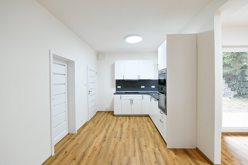 Ústecká, Dolní Chabry - Praha 8 | Pronájem, Byt 4+kk, 100 m²