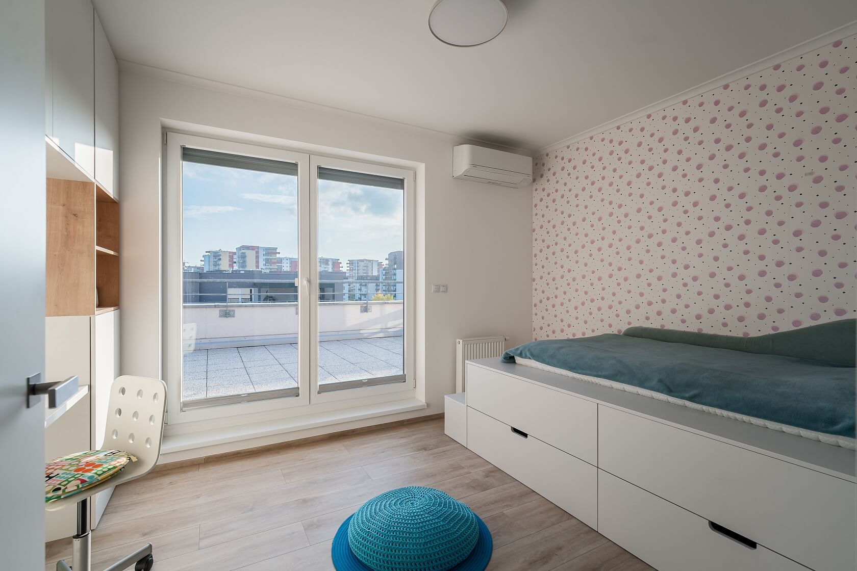 Hlučkova, Letňany - Prague 9 | Sale, Apartment Three-bedroom (4+kk), 174 m²