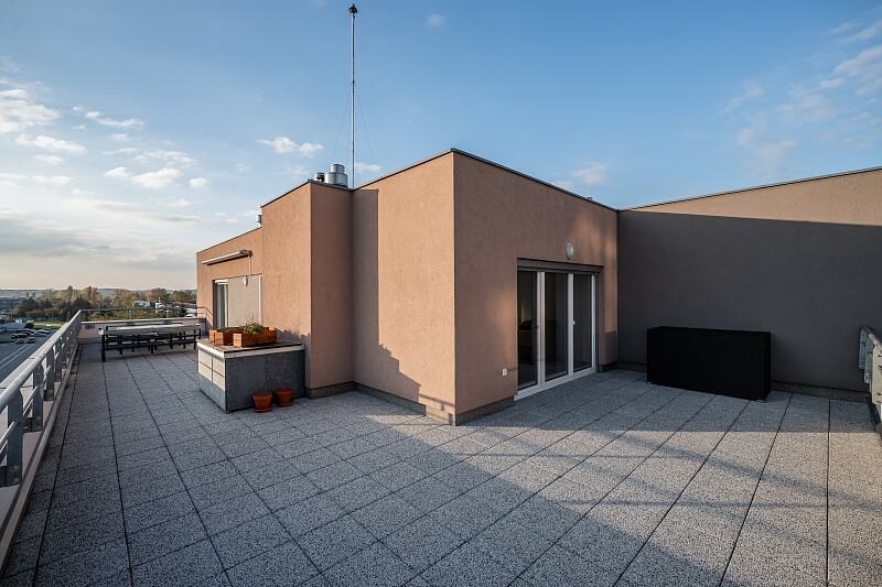 Hlučkova, Letňany - Prague 9 | Sale, Apartment Three-bedroom (4+kk), 174 m²