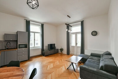 Fügnerovo náměstí, Nové Město - Prague 2 | Sale, Apartment One-bedroom (2+kk), 63 m²