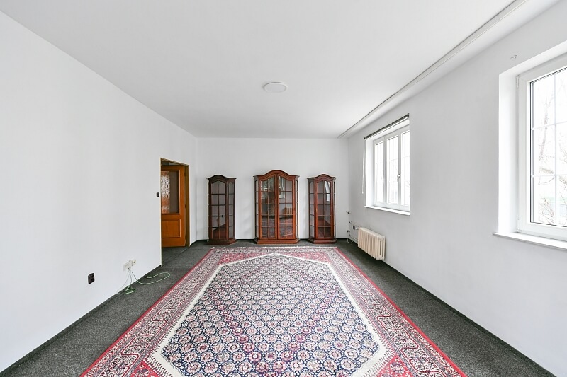 Nad Vodovodem, Strašnice - Prague 10 | Rent, House Six-bedroom (7+1), 270 m²