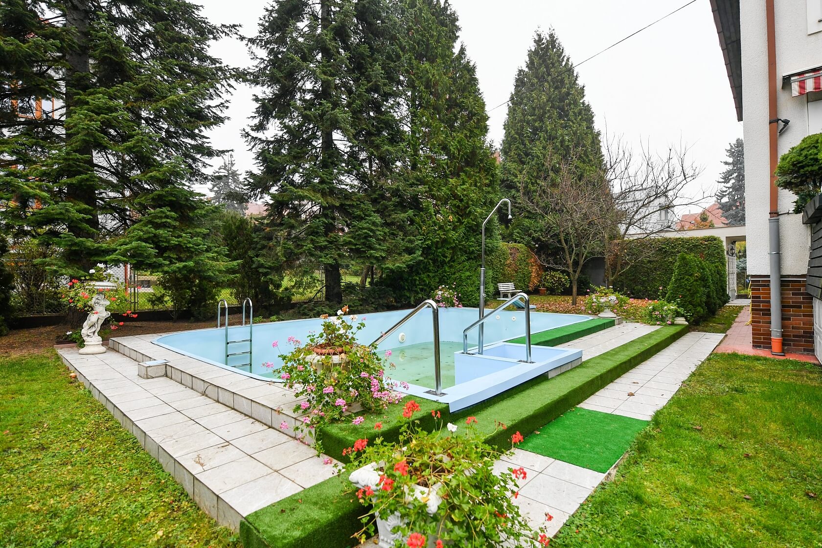 Nad Vodovodem, Strašnice - Prague 10 | Rent, House Six-bedroom (7+1), 270 m²