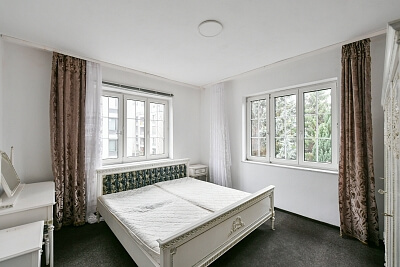 Nad Vodovodem, Strašnice - Prague 10 | Rent, House Six-bedroom (7+1), 270 m²