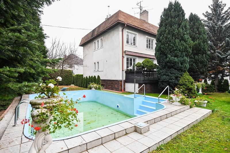 Nad Vodovodem, Strašnice - Prague 10 | Rent, House Six-bedroom (7+1), 270 m²