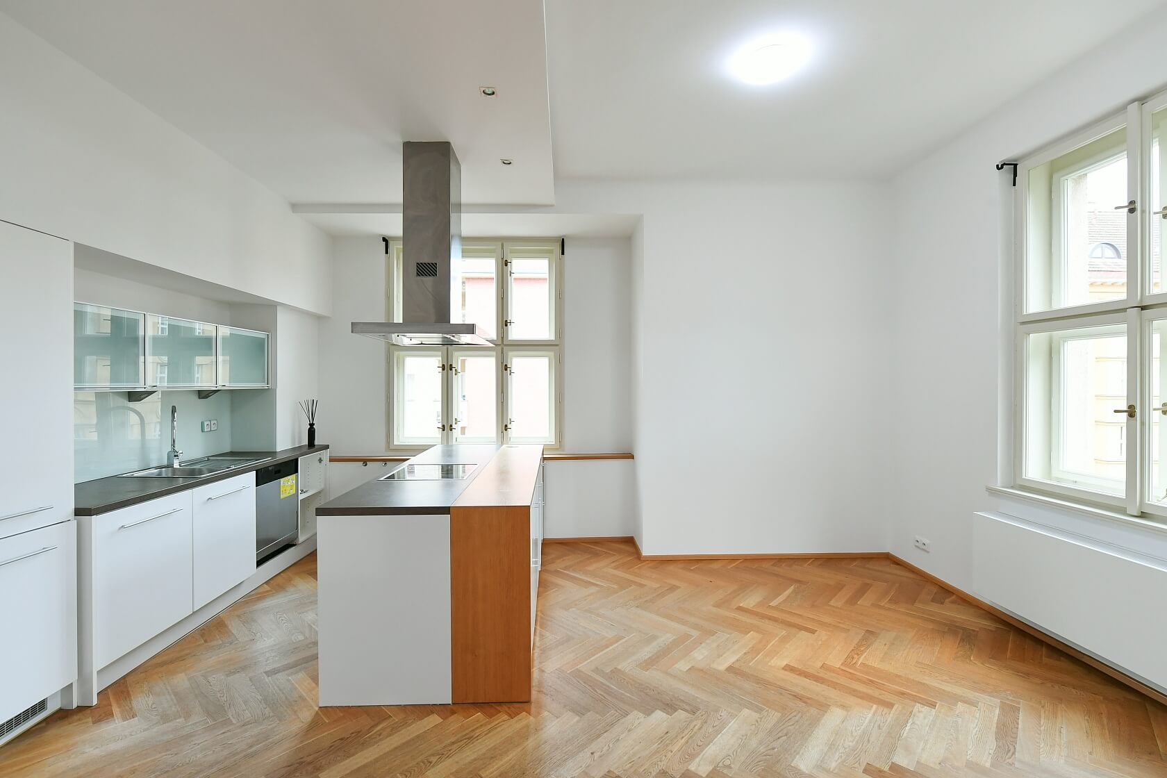 Puškinovo náměstí, Bubeneč - Praha 6 | Pronájem, Byt 3+kk, 113 m²