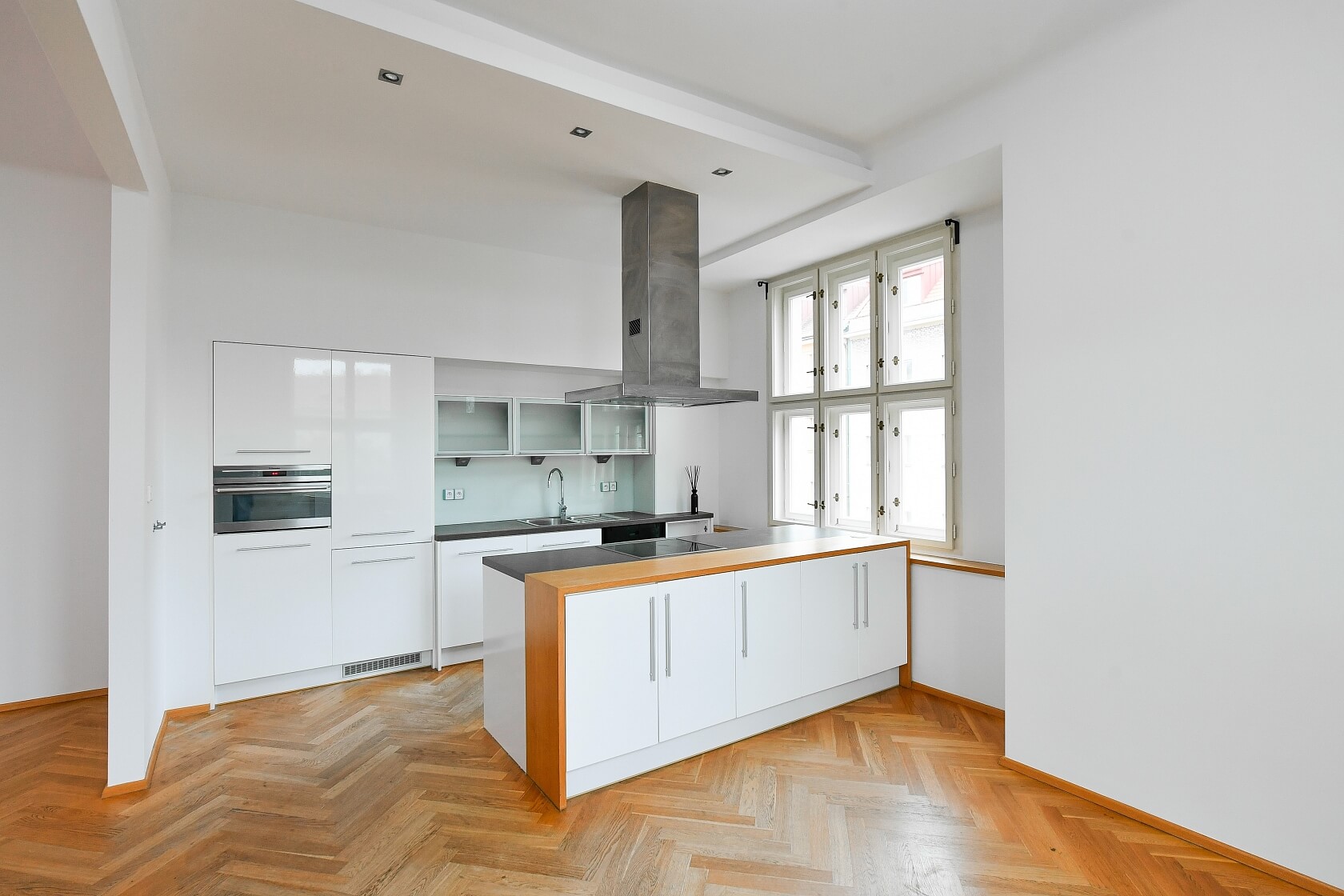 Puškinovo náměstí, Bubeneč - Praha 6 | Pronájem, Byt 3+kk, 113 m²
